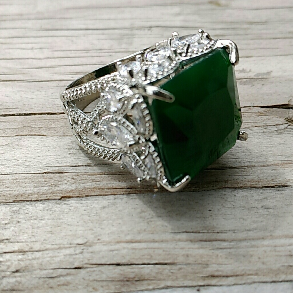 Genuine Emerald Gemstone Sterling Silver Ring